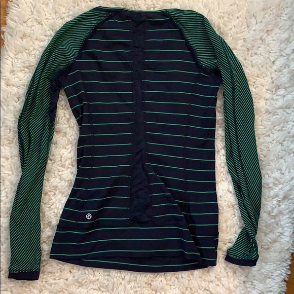 *Lululemon* Green/Navy, Full Tilt LS - Picture 9 of 11